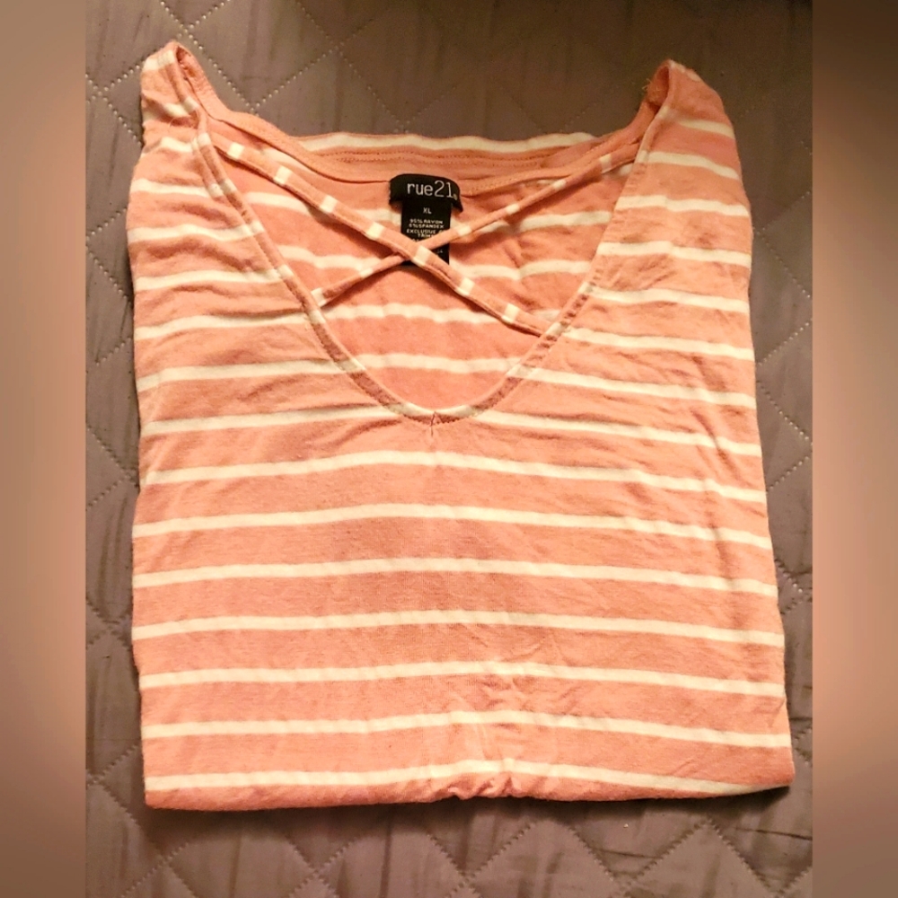 Rue 21 XL short sleeve